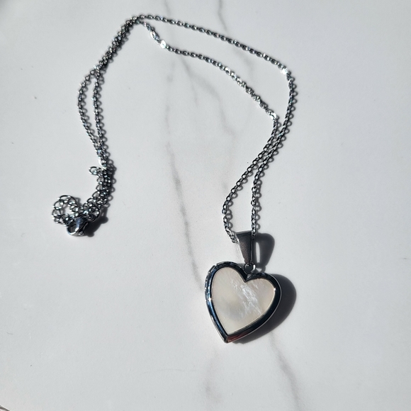 Stainless steel silver heart locket with sea shell front necklace - Picture 2 of 7